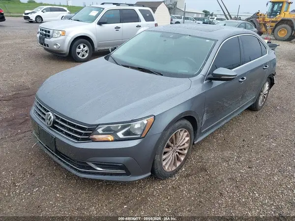 1VWBT7A32HC014135 2017 VOLKSWAGEN PASSAT - Image 2