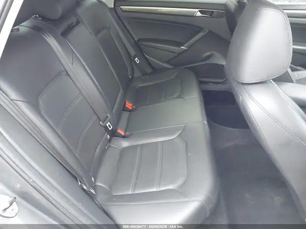 1VWBT7A32HC014135 2017 VOLKSWAGEN PASSAT - Image 8
