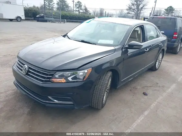 1VWBT7A32HC020825 2017 VOLKSWAGEN PASSAT - Image 2