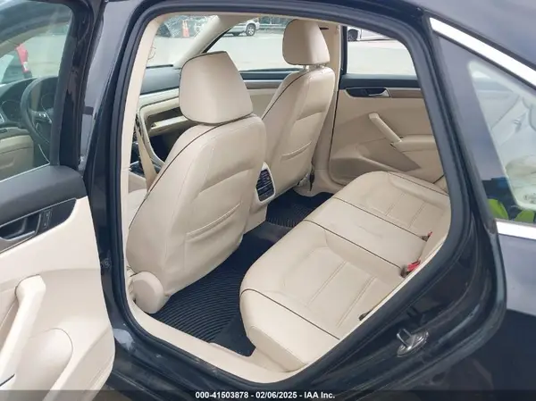 1VWBT7A32HC020825 2017 VOLKSWAGEN PASSAT - Image 8