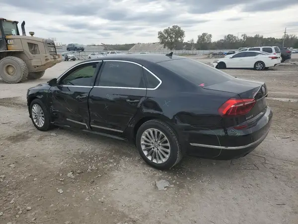1VWBT7A32HC022851 2017 VOLKSWAGEN PASSAT - Image 2