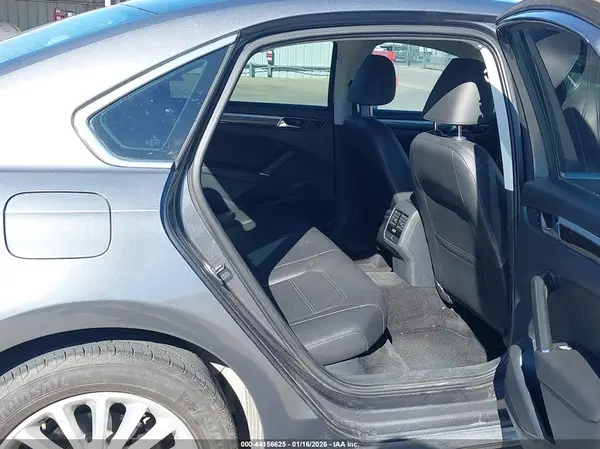 1VWBT7A32HC023255 2017 VOLKSWAGEN PASSAT - Image 8