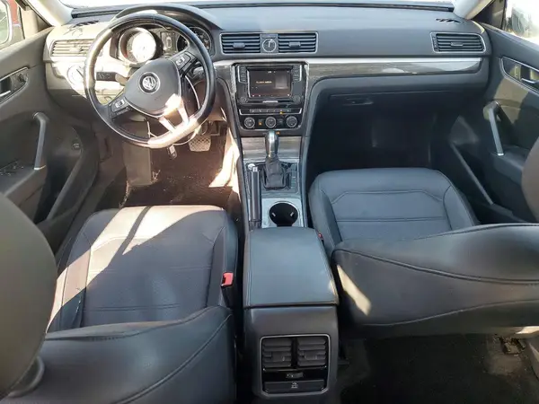 1VWBT7A32HC023689 2017 VOLKSWAGEN PASSAT - Image 8