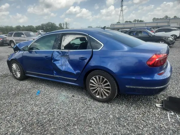 1VWBT7A32HC025605 2017 VOLKSWAGEN PASSAT - Image 2