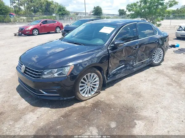 1VWBT7A32HC028049 2017 VOLKSWAGEN PASSAT - Image 2