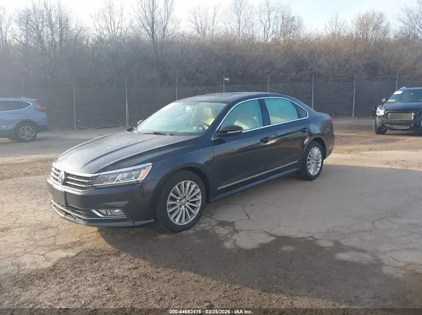 1VWBT7A32HC029024 2017 VOLKSWAGEN PASSAT - Image 2