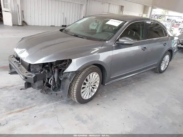 1VWBT7A32HC031209 2017 VOLKSWAGEN PASSAT - Image 2