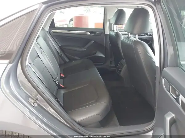 1VWBT7A32HC031209 2017 VOLKSWAGEN PASSAT - Image 8