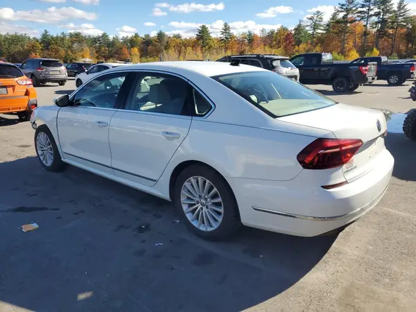 1VWBT7A32HC032540 2017 VOLKSWAGEN PASSAT - Image 2
