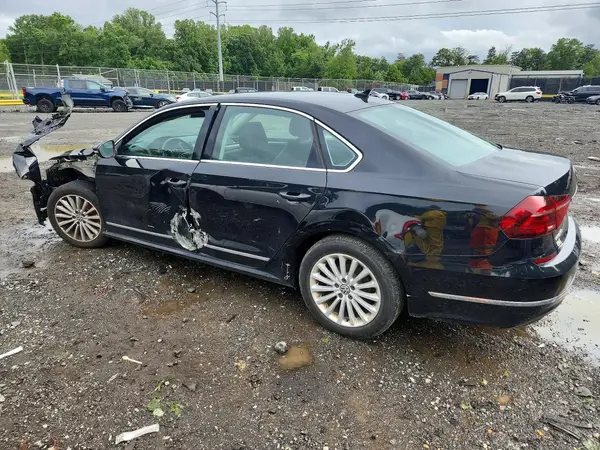 1VWBT7A32HC033624 2017 VOLKSWAGEN PASSAT - Image 2