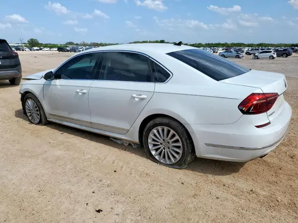 1VWBT7A32HC034143 2017 VOLKSWAGEN PASSAT - Image 2