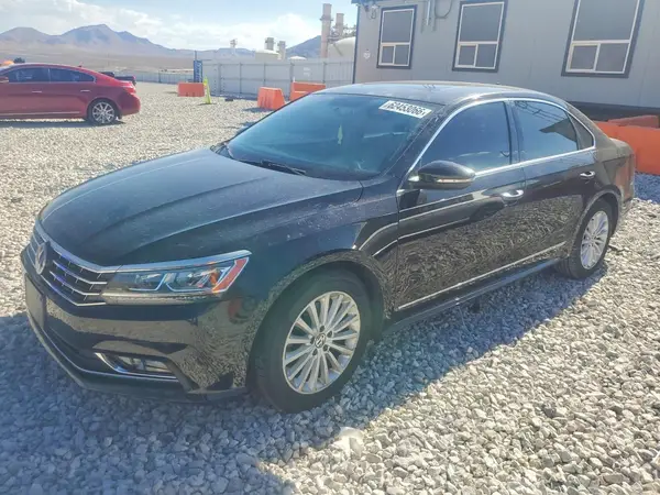 1VWBT7A32HC034790 2017 VOLKSWAGEN PASSAT - Image 1