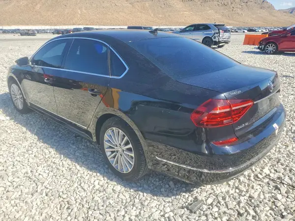 1VWBT7A32HC034790 2017 VOLKSWAGEN PASSAT - Image 2