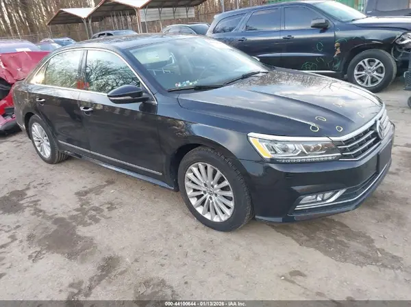 1VWBT7A32HC041397 2017 VOLKSWAGEN PASSAT - Image 1