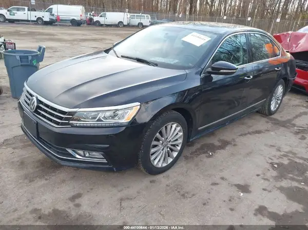 1VWBT7A32HC041397 2017 VOLKSWAGEN PASSAT - Image 2