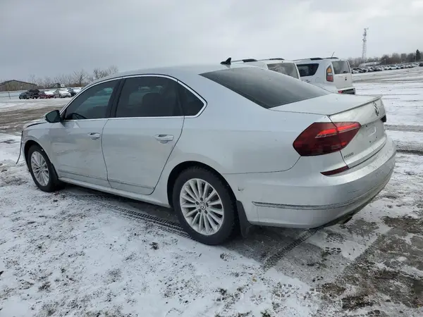 1VWBT7A32HC045854 2017 VOLKSWAGEN PASSAT - Image 2