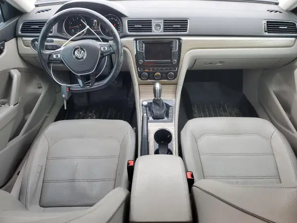 1VWBT7A32HC045854 2017 VOLKSWAGEN PASSAT - Image 8