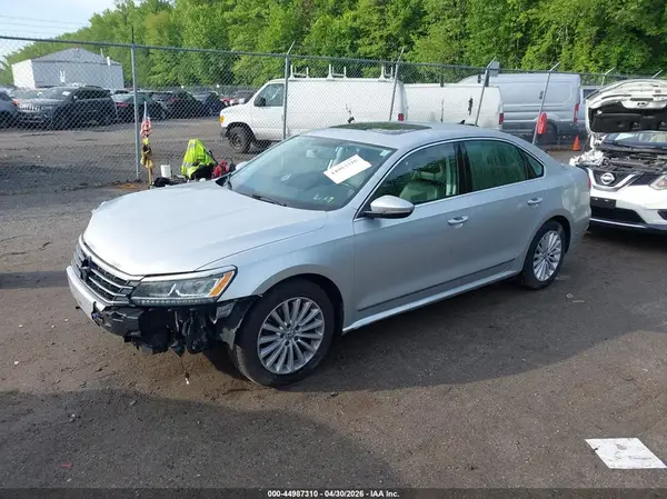 1VWBT7A32HC046759 2017 VOLKSWAGEN PASSAT - Image 2