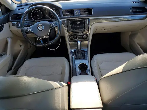 1VWBT7A32HC047121 2017 VOLKSWAGEN PASSAT - Image 8