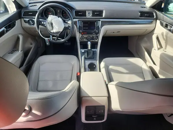 1VWBT7A32HC055087 2017 VOLKSWAGEN PASSAT - Image 8