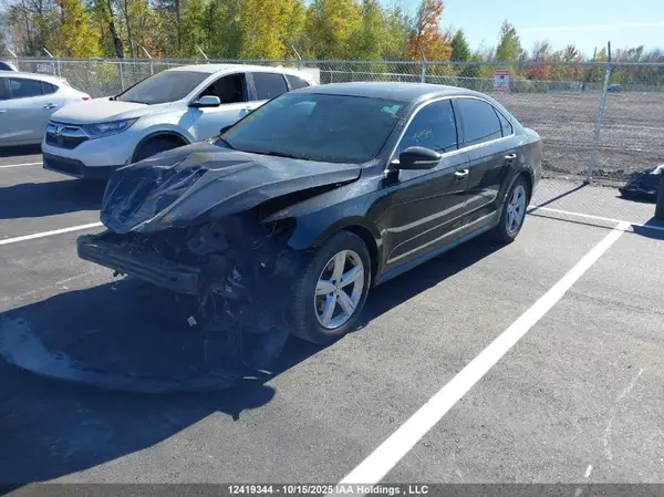 1VWBT7A32HC060290 2017 VOLKSWAGEN PASSAT - Image 2