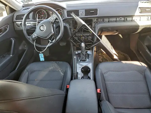 1VWBT7A32HC063237 2017 VOLKSWAGEN PASSAT - Image 8