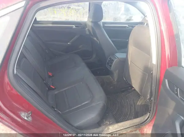 1VWBT7A32HC067577 2017 VOLKSWAGEN PASSAT - Image 8