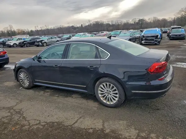 1VWBT7A32HC070320 2017 VOLKSWAGEN PASSAT - Image 2