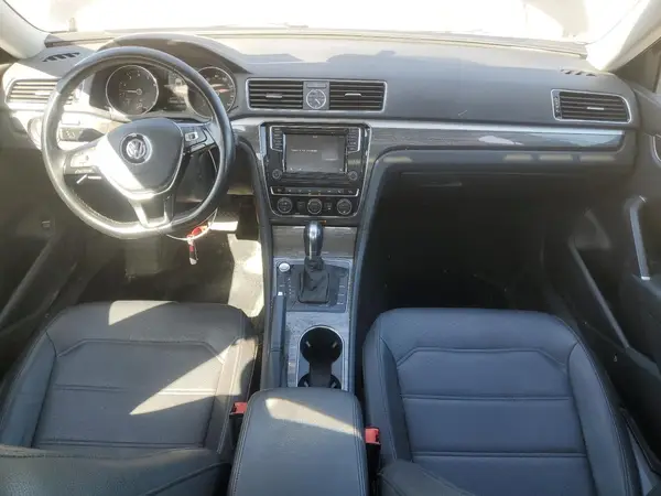 1VWBT7A32HC076733 2017 VOLKSWAGEN PASSAT - Image 8