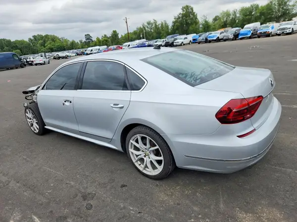 1VWBT7A32HC077557 2017 VOLKSWAGEN PASSAT - Image 2