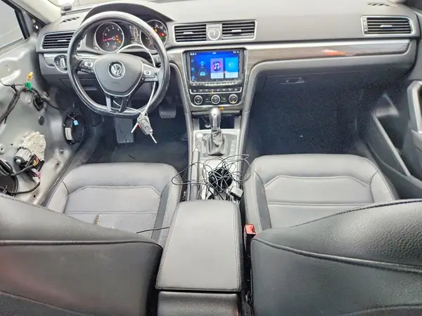 1VWBT7A32HC077557 2017 VOLKSWAGEN PASSAT - Image 8