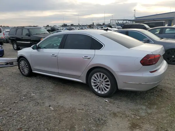 1VWBT7A32HC082029 2017 VOLKSWAGEN PASSAT - Image 2