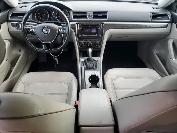 1VWBT7A32HC082029 2017 VOLKSWAGEN PASSAT - Image 8