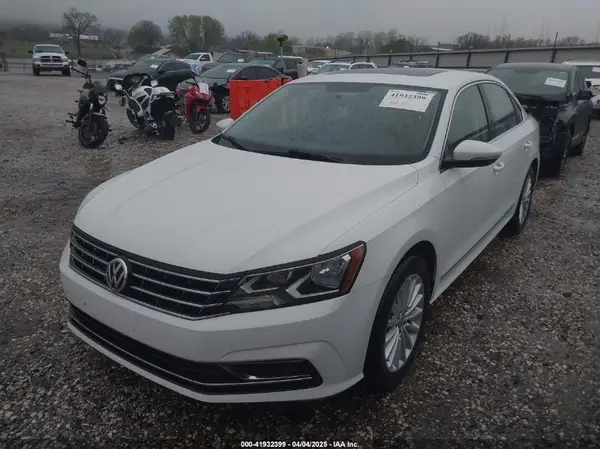 1VWBT7A32HC086078 2017 VOLKSWAGEN PASSAT - Image 2
