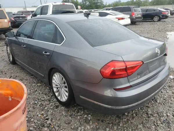 1VWBT7A33GC027216 2016 VOLKSWAGEN PASSAT - Image 2