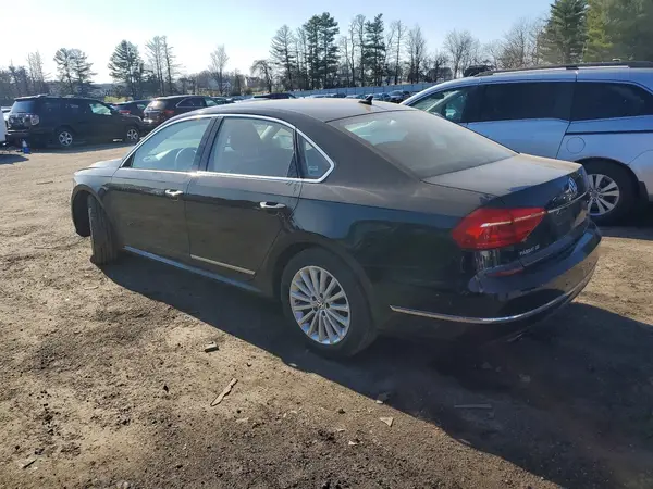 1VWBT7A33GC031735 2016 VOLKSWAGEN PASSAT - Image 2