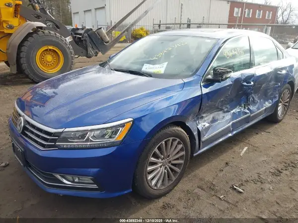 1VWBT7A33GC035221 2016 VOLKSWAGEN PASSAT - Image 2