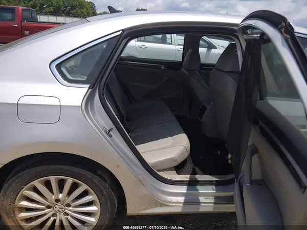 1VWBT7A33GC040290 2016 VOLKSWAGEN PASSAT - Image 8