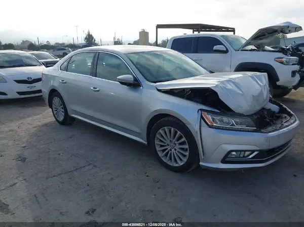 1VWBT7A33GC063794 2016 VOLKSWAGEN PASSAT - Image 1