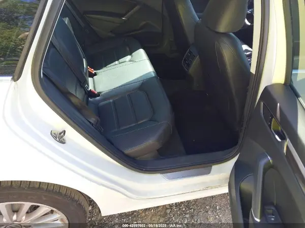 1VWBT7A33GC068896 2016 VOLKSWAGEN PASSAT - Image 8