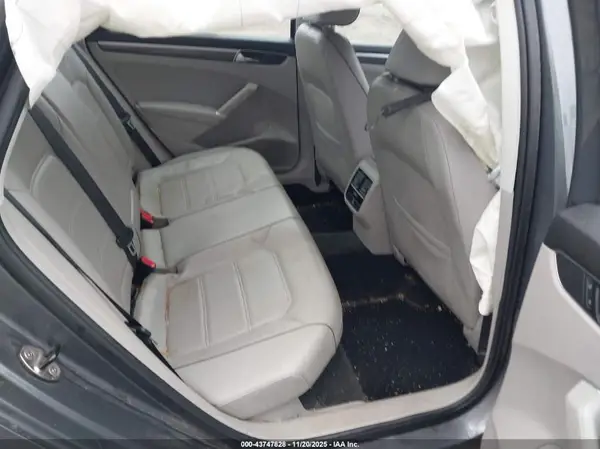 1VWBT7A33HC000566 2017 VOLKSWAGEN PASSAT - Image 8