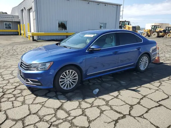 1VWBT7A33HC004147 2017 VOLKSWAGEN PASSAT - Image 1