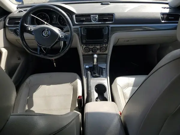 1VWBT7A33HC004147 2017 VOLKSWAGEN PASSAT - Image 8
