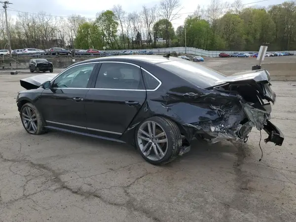 1VWBT7A33HC007145 2017 VOLKSWAGEN PASSAT - Image 2