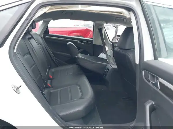 1VWBT7A33HC009106 2017 VOLKSWAGEN PASSAT - Image 8