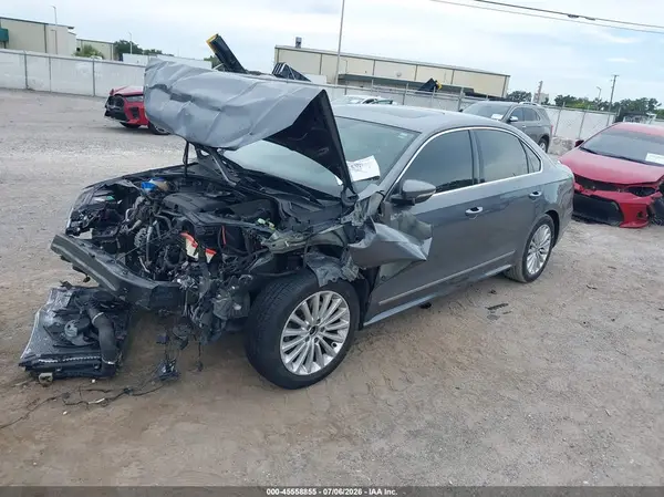 1VWBT7A33HC010904 2017 VOLKSWAGEN PASSAT - Image 2