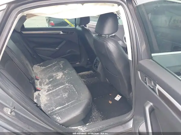 1VWBT7A33HC010904 2017 VOLKSWAGEN PASSAT - Image 8