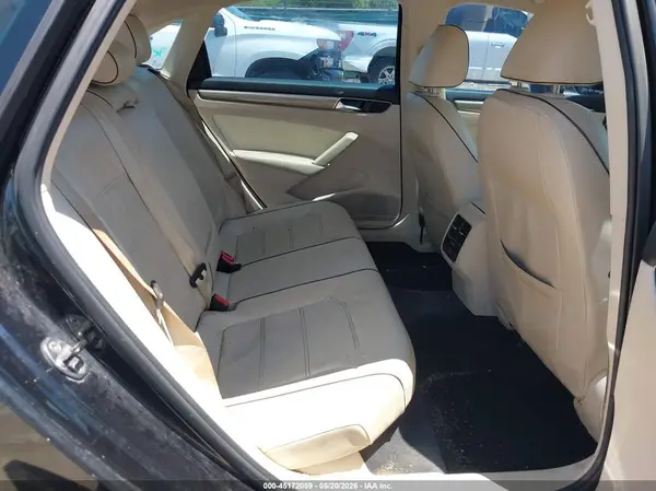 1VWBT7A33HC013057 2017 VOLKSWAGEN PASSAT - Image 8