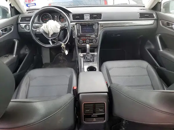 1VWBT7A33HC015536 2017 VOLKSWAGEN PASSAT - Image 8