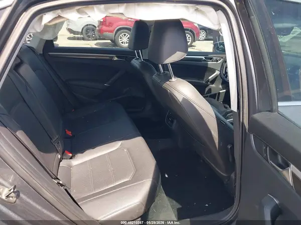 1VWBT7A33HC019800 2017 VOLKSWAGEN PASSAT - Image 8